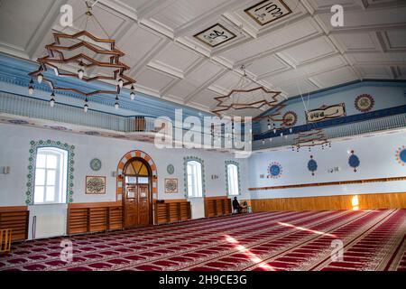 Kars Turchia - 01 22 2016: La vista dell'interno della moschea. La moschea di Fethiye che era stata costruita come una chiesa (Chiesa di Aleksander Nevski) è una Foto Stock