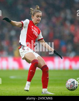 LONDRA, Inghilterra - DICEMBRE 05: Vivianne Miedemi dell'Arsenale durante la finale 2021 della Coppa delle Donne di Vitality tra Arsenal e Chelsea allo stadio di Wembley, Foto Stock