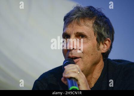 Roma, Italia. 05 dicembre 2021. Luca Barbarossa, cantante durante â&#x80;&#x9c;PIU libri piu liberi' la Fiera Nazionale dell'Editoria piccola e media, News a Roma, Italia, Dicembre 05 2021 Credit: Independent Photo Agency/Alamy Live News Foto Stock