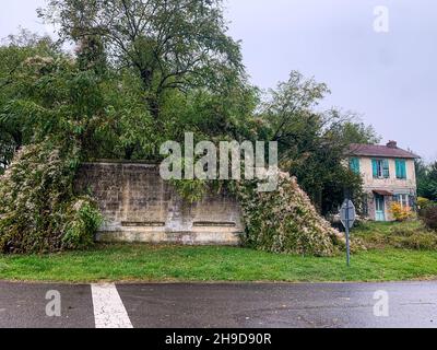 Casa di famiglia del poeta francese Arthur Rimbaud, Roche, dipartimento delle Ardenne, Francia settentrionale Foto Stock