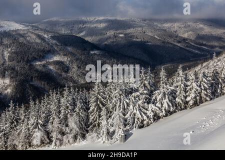 Vista invernale della valle di Dolni Morava, Repubblica Ceca Foto Stock