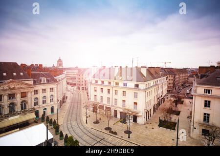 Rotaie in rue de la Hallebarde nel centro di Orleans Foto Stock