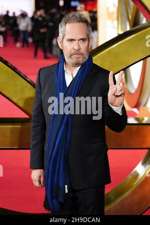 Tom Hollander partecipa alla prima mondiale del film, The King's Man al Cineworld Leicester Square, Londra. Data foto: Lunedì 6 dicembre 2021. Foto Stock