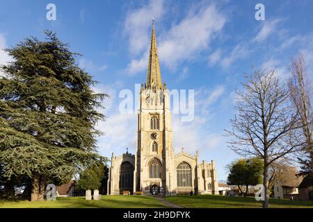 St Marys Church, Saffron Walden, Essex UK, o St Mary the Virgin Church, con guglia, una chiesa parrocchiale, originaria del XIII secolo. Foto Stock