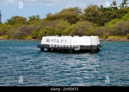 Storico punto di ormeggio off-dock della USS Arizona a Pearl Harbor, Oahu, Hawaii, USA Foto Stock