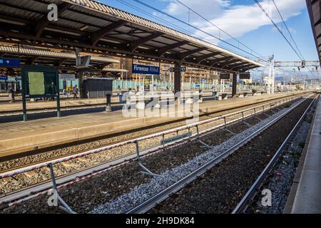 FIRENZE, ITALIA - 22 OTTOBRE 2018: Stazione ferroviaria di Rifredi a Firenze, Italia Foto Stock