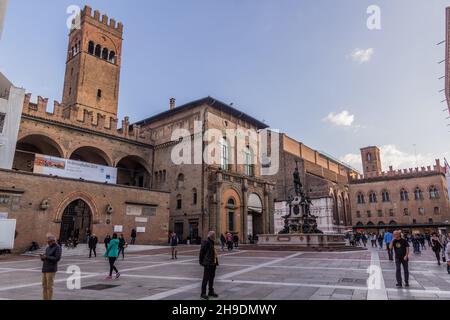 BOLOGNA, ITALIA - 22 OTTOBRE 2018: Piazza del Nettuno a Bologna Foto Stock