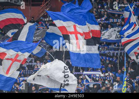 Genova, Italia. 5 dicembre 2021. Sostenitori Sampdoria durante UC Sampdoria vs SS Lazio, calcio italiano Serie A partita a Genova, Italia, Dicembre 05 2021 credito: Independent Photo Agency/Alamy Live News Foto Stock