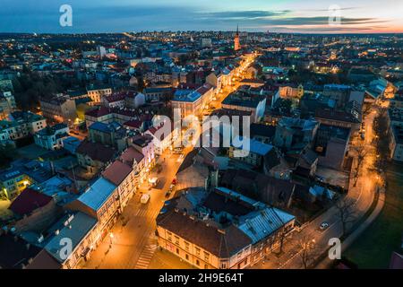 Città vecchia di Tarnow, Polonia. Vista con droni. Foto Stock