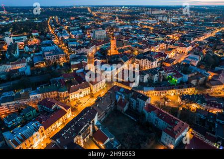 Città vecchia città di Tarnow, Polonia. Vista con droni. Foto Stock