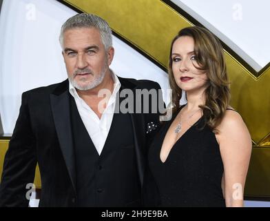 6 dicembre 2021. Londra, Regno Unito. Paul Hollywood e Melissa Spalding frequentano il King's Man World Premiere, Cineworld Leicester Square, Londra. Credit: Doug Peters/EMPICS/Alamy Live News Foto Stock