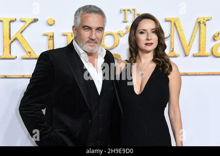 6 dicembre 2021. Londra, Regno Unito. Paul Hollywood e Melissa Spalding frequentano il King's Man World Premiere, Cineworld Leicester Square, Londra. Credit: Doug Peters/EMPICS/Alamy Live News Foto Stock