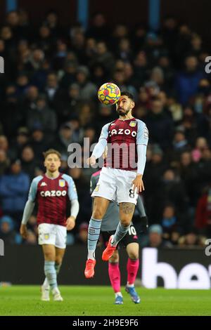 Birmingham, Regno Unito. 05 dicembre 2021. Morgan Sanson di Aston Villa in azione. Premier League Match, Aston Villa / Leicester City at Villa Park di Birmingham domenica 5 dicembre 2021. Questa immagine può essere utilizzata solo per scopi editoriali. Solo per uso editoriale, licenza richiesta per uso commerciale. Nessun uso in scommesse, giochi o un singolo club/campionato/player pubblicazioni. pic di Andrew Orchard/Andrew Orchard sport fotografia/Alamy Live news credito: Andrew Orchard sport fotografia/Alamy Live News Foto Stock