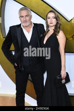 6 dicembre 2021. Londra, Regno Unito. Paul Hollywood e Melissa Spalding frequentano il King's Man World Premiere, Cineworld Leicester Square, Londra. Credit: Doug Peters/EMPICS/Alamy Live News Foto Stock