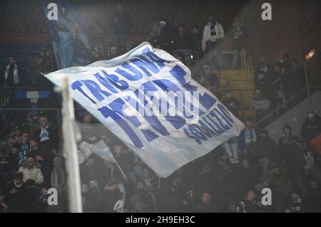 Genova, Italia. 5 dicembre 2021. Tifosi Lazio durante UC Sampdoria vs SS Lazio, Campionato italiano di calcio A match a Genova, Italia, Dicembre 05 2021 Credit: Independent Photo Agency/Alamy Live News Foto Stock