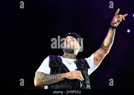 Madrid, Spagna. 06 dicembre 2021. L'artista discografica Nicky Jam si esibisce sul palco al Wizink Center di Madrid. (Foto di Atilano Garcia/SOPA Images/Sipa USA) Credit: Sipa USA/Alamy Live News Foto Stock