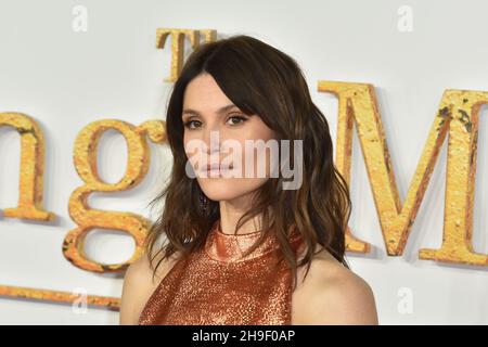 Londra, Regno Unito. 06 dicembre 2021. Gemma Arterton partecipa al "The Kings Man" World Premiere al Cineworld Leicester Square di Londra. Credit: SOPA Images Limited/Alamy Live News Foto Stock