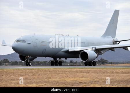 Royal Australian Air Force KC-30A MRTT Rolling per decollo Foto Stock