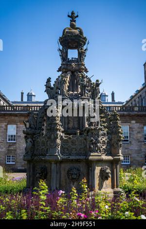 Dettaglio della rovinata Abbazia di Holyrood al Palace of Holyroodhouse di Edimburgo, Scozia, Regno Unito Foto Stock