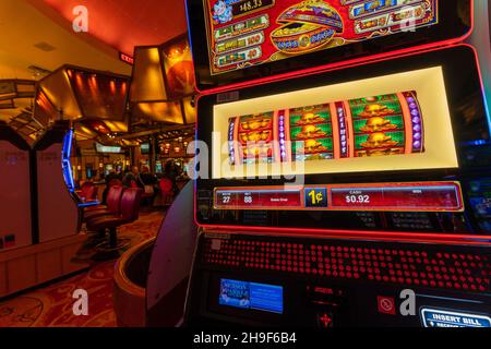 Centro convegni Mohegan Sun Sky. Slot machine nell'area giochi. Montville, Connecticut, Stati Uniti. Foto Stock