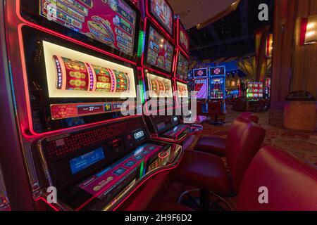 Centro convegni Mohegan Sun Sky. Slot machine nell'area giochi. Montville, Connecticut, Stati Uniti. Foto Stock