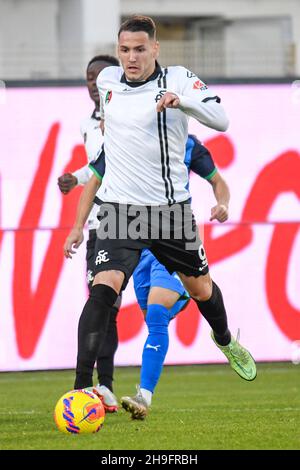 La Spezia, Italia. 05 dicembre 2021. Rey Manaj (Spezia) durante Spezia Calcio vs US Sassuolo, Campionato italiano di calcio a Match a la Spezia, Italy, December 05 2021 Credit: Independent Photo Agency/Alamy Live News Foto Stock