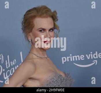 Los Angeles, Stati Uniti. 7 dicembre 2021. Nicole Kidman, membro del cast, partecipa alla prima del dramma biografico "essere i Ricardos" all'Academy Museum di Los Angeles lunedì 6 dicembre 2021. Storyline: Segue Lucy e Desi mentre affrontano una crisi che potrebbe terminare le loro carriere e un'altra che potrebbe terminare il loro matrimonio. Foto di Jim Ruymen/UPI Credit: UPI/Alamy Live News Foto Stock