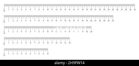 Scala del righello con i numeri impostati. Tabella di misurazione orizzontale con marcatura di 30, 25, 20, 25, 10 centimetri. Misurazione di distanza, altezza o lunghezza matematica o utensile da cucire. Illustrazione grafica vettoriale. Illustrazione Vettoriale