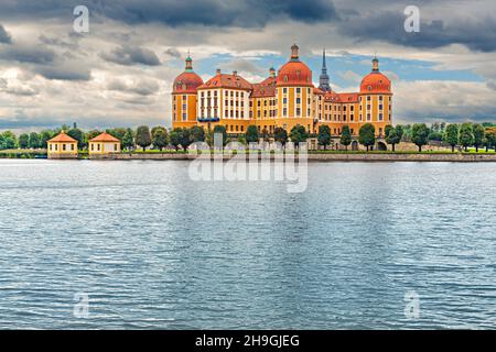 DRESDA, SASSONIA, GERMANIA - CIRCA AGOSTO 2018: Castello di Moritzburg vicino a Dresda, Sassonia, Germania. Foto Stock