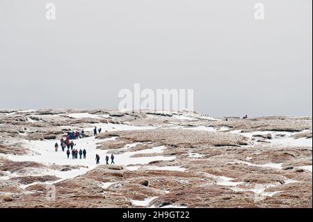 Gli escursionisti su Bleaklow, Peak District, Derbyshire, Regno Unito Foto Stock