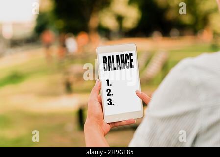 Bilanciamento della didascalia concettuale. Panoramica aziendale uno stato di equilibrio o equipoise vivere con pace e armonia capacità di chiamata vocale e video Foto Stock