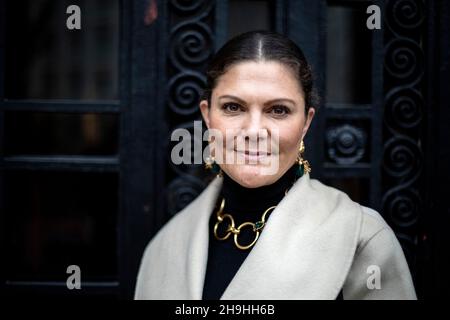 Parigi, Francia. 7 dicembre 2021. Crown Princess Victoria visita il dormitorio svedese presso la City Universitaire Paris, Francia, il 07 dicembre 2021. La Crown Princess è in visita di tre giorni a Parigi. Foto: Christine Olsson/TT code 10430 Credit: TT News Agency/Alamy Live News Foto Stock