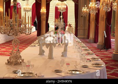 PARIGI, FRANCIA, 16 SETTEMBRE 2012 : interni decorati del palazzo Elysee, sede del presidente francese Foto Stock