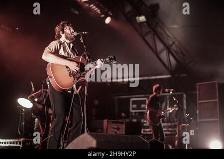 Tim Smith di Midlake ha suonato sul palco come parte del festival Greenman 2013 a Glanusk, nel Galles del Sud Foto Stock