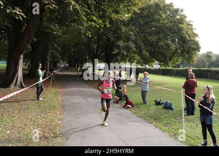 Scene della Mezza Maratona di Ealing del 2013 Foto Stock