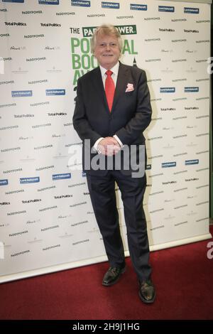 Michael Dobbs, vincitore di un Lifetime Achievement Award al Paddy Power Political Book Awards 2014 tenutosi presso il centro BFI IMAX Foto Stock