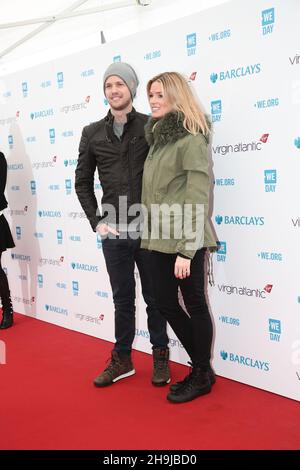 Sam Branson e Isabella Calthorpe in arrivo al terzo giorno annuale We Day a Wembley SSE, un evento di colloqui educativi che promuovono l'empowerment dei giovani in tutto il mondo Foto Stock