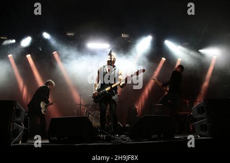 John Robb delle membrane che si esibisce sul palco del far out al festival Green Man 2016 dei Brecon Beacons nel Galles del Sud Foto Stock