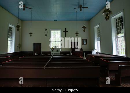 Rocky Springs Methodist Church, un'antica chiesa di campagna. Rocky Springs, un sito cittadino abbandonato, lungo la Natchez Trace Parkway, Mississippi, USA. Foto Stock