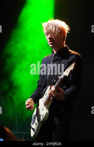 Henry Eastham di Vant che si esibisce dal vivo nella fase 2 al Festival OnBlackheath del 2017 a Blackheath, Londra. Data foto: Domenica 10 settembre 2017. Il credito fotografico dovrebbe essere: Richard Grey/EMPICS Entertainment Foto Stock