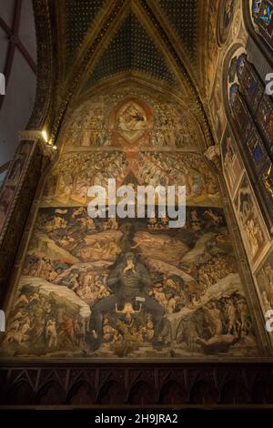 Vista dell'Inferno, affresco di Giovanni da Modena (1410), all'interno della Cappella Bolognini all'interno della Basilica di San Petronio di Bologna. Da una serie di foto di viaggio in Italia. Data foto: Sabato 16 settembre 2017. Il credito fotografico dovrebbe essere: Richard Grey/EMPICS Entertainment Foto Stock