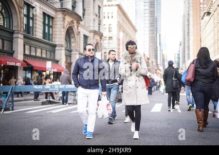 Persone in un mercato di strada a Greenwich Village a New York City negli Stati Uniti. Da una serie di foto di viaggio negli Stati Uniti. Data foto: Domenica 8 aprile 2018. Il credito fotografico dovrebbe essere: Richard Grey/EMPICS Foto Stock