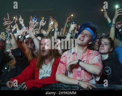 Il pubblico del pendolo durante la loro esibizione alla BBC radio 1 Stage al Reading Festival 2018. Data foto: Sabato 25 agosto 2018. Il credito fotografico dovrebbe essere: Richard Grey/EMPICS Foto Stock