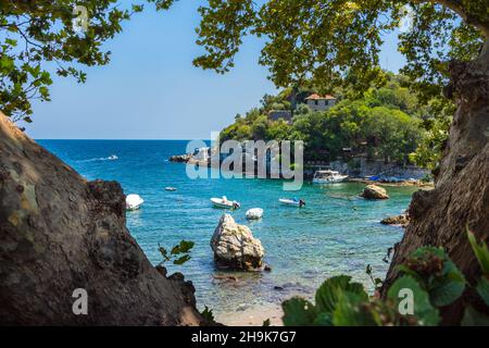 Famosa spiaggia di Damouchari, Pelion, Grecia. Foto Stock