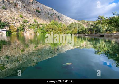 Lago di Zaros in primavera, Creta, Grecia. Foto Stock