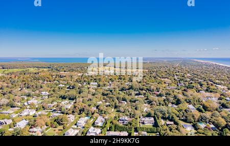 Vista aerea di Amagansett e Napeague Stretch guardando verso Montauk, NY Foto Stock