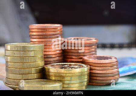 Primo piano di una valuta svedese in fatture e monete Svenska Kronor Foto Stock