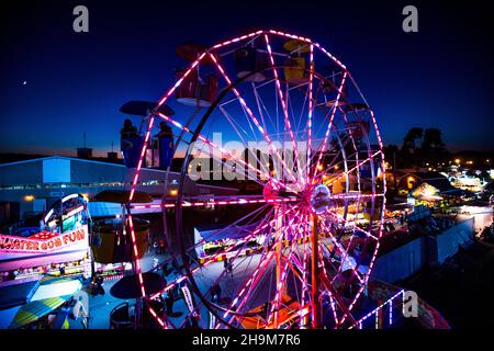 Ruota panoramica di notte, Topsfield Fair, Topsfield, Massachusetts, Stati Uniti Foto Stock