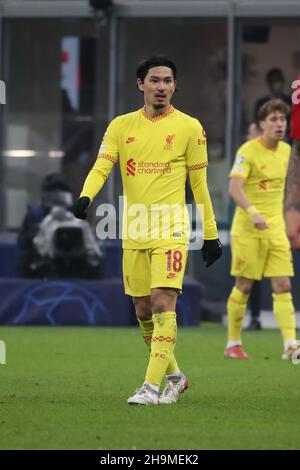 Milano, Italia. 7 dicembre 2021. Takumi Minamino durante AC Milan vs Liverpool, UEFA Champions League calcio a Milano, Italia, Dicembre 07 2021 Credit: Independent Photo Agency/Alamy Live News Foto Stock