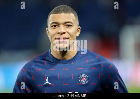 PARIJS, FRANCIA - 7 DICEMBRE: Kylian Mbappe di Parigi Saint Germain durante il Gruppo A - UEFA Champions League partita tra Parigi Saint-Germain e Club Brugge al Parc des Princes il 7 dicembre 2021 a Parijs, Francia (Foto di Herman Dingler/Orange Pictures) Foto Stock